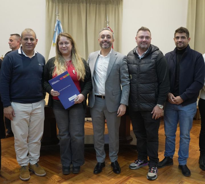 26 FAMILIAS DE MALVINAS ARGENTINAS RECIBIERON SU ESCRITURA CON EL APOYO DEL IMVI Y PROVINCIA