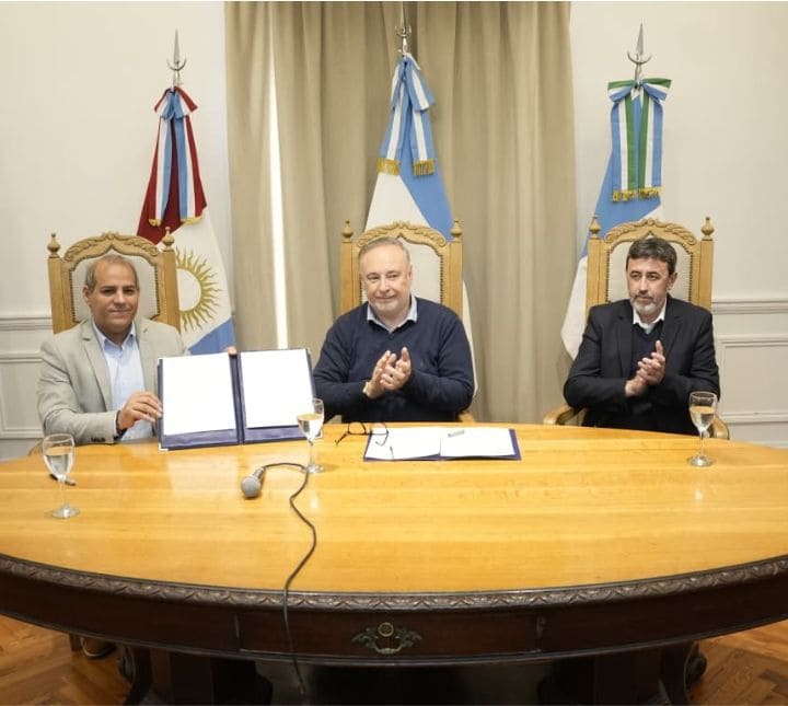FIRMA DE CONVENIOS QUE DAN INICIO AL PROGRAMA 
