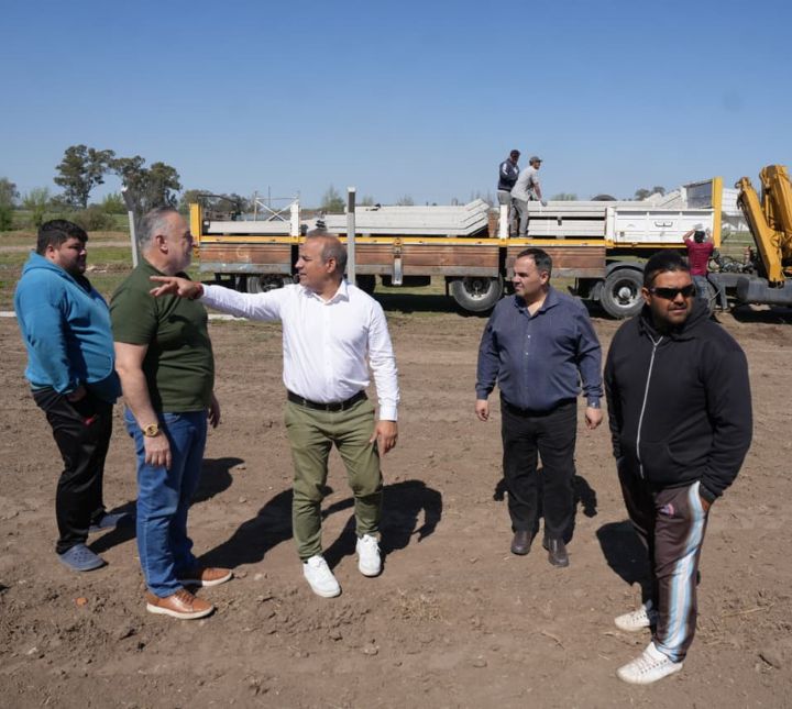 OBRAS DE INFRAESTRUCTURA DEPORTIVA EN BARRIO LAS PLAYAS